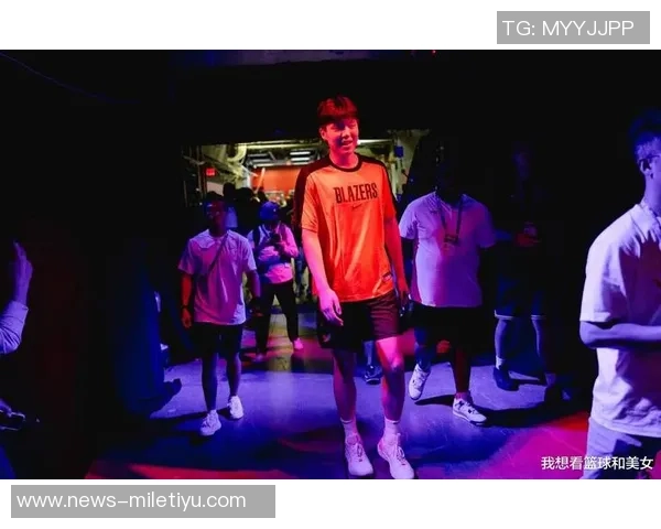 解说：尽管常规赛中杨瀚森面临挑战但我依然看好他的未来表现